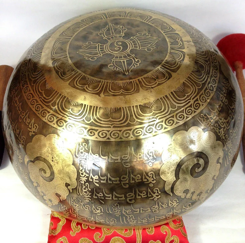 yogi singing bowl mantra carved sound healing tibetan 30 cm large bowl sound bath reiki chakra healing bowl yogi singing bowl mantra carved sound healing tibetan 30 cm large bowl sound bath reiki chakra healing bowl
