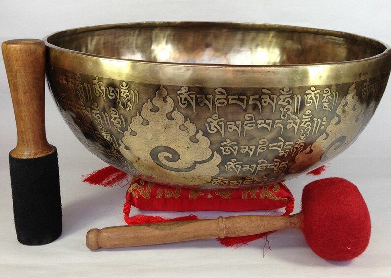 yogi singing bowl mantra carved sound healing tibetan 30 cm large bowl sound bath reiki chakra healing bowl yogi singing bowl mantra carved sound healing tibetan 30 cm large bowl sound bath reiki chakra healing bowl