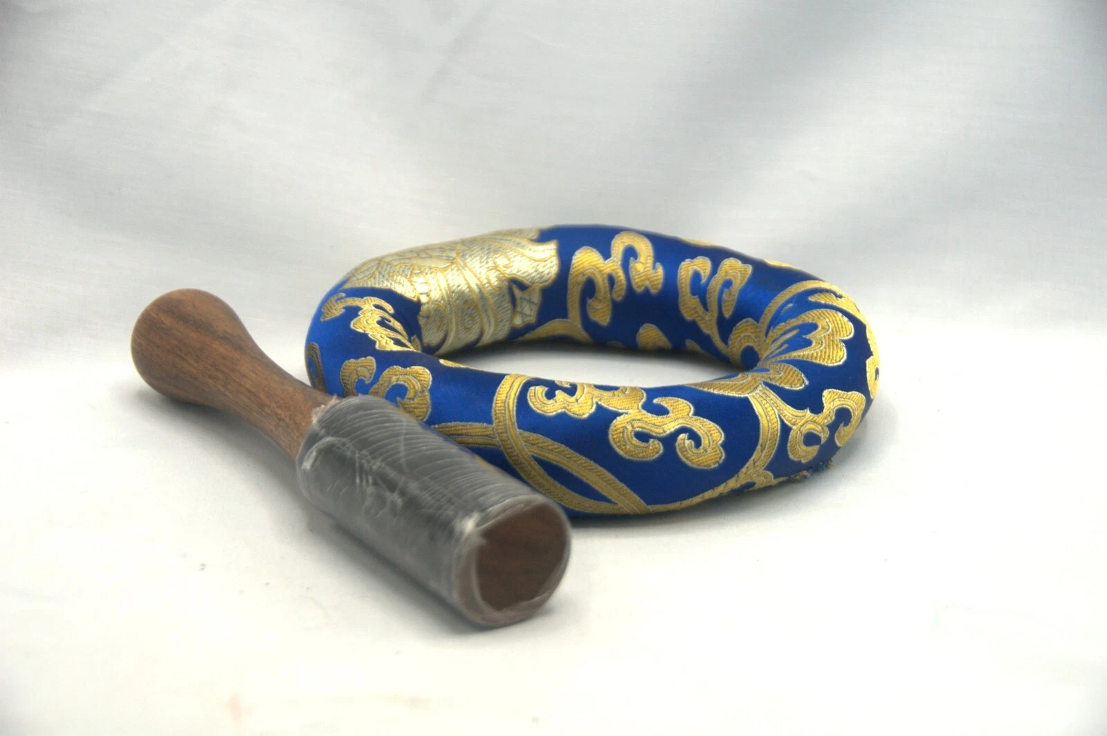 9 inches handmade full moon singing bowl deep sound healing & meditation 9 inches handmade full moon singing bowl deep sound healing & meditation